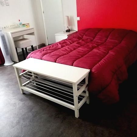 Chambre Avec Salle De Bain Privatisee Avec Petit Dejeuner Compris Auxonne Exteriör bild