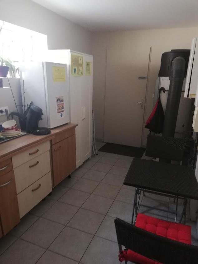 Chambre Avec Salle De Bain Privatisee Avec Petit Dejeuner Compris Auxonne Exteriör bild