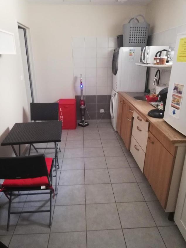 Chambre Avec Salle De Bain Privatisee Avec Petit Dejeuner Compris Auxonne Exteriör bild